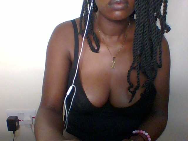 Juicybaby1 live cam on BongaCams