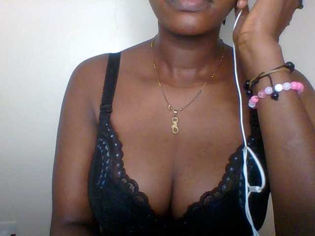 Juicybaby1 live cam on BongaCams