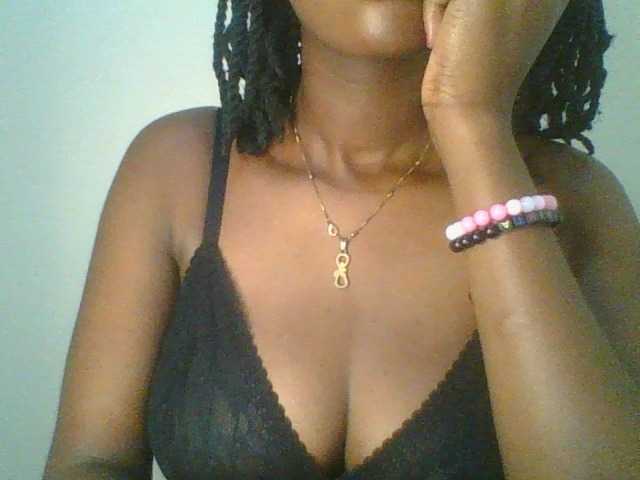 Juicybaby1 live cam on BongaCams