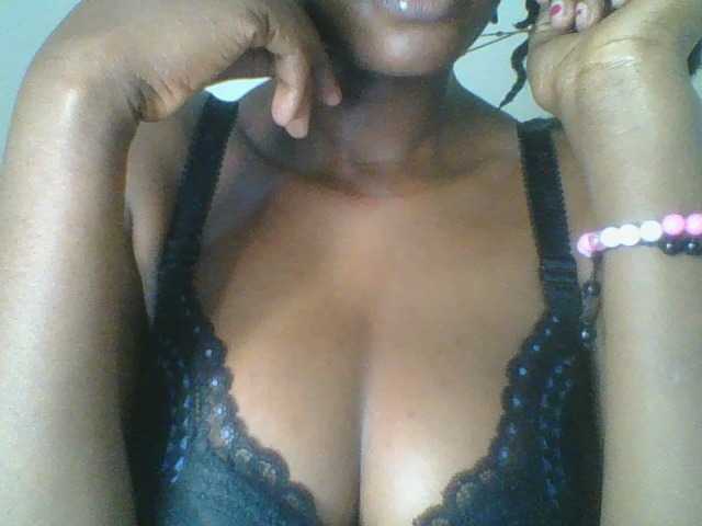 Juicybaby1 live cam on BongaCams