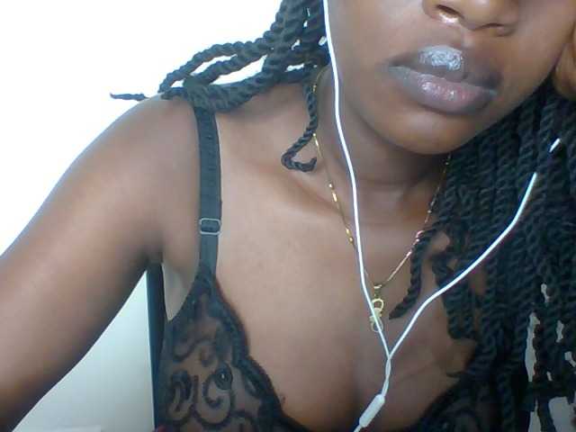 Juicybaby1 live cam on BongaCams