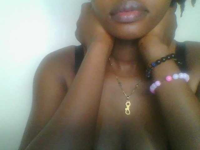 Juicybaby1 live cam on BongaCams