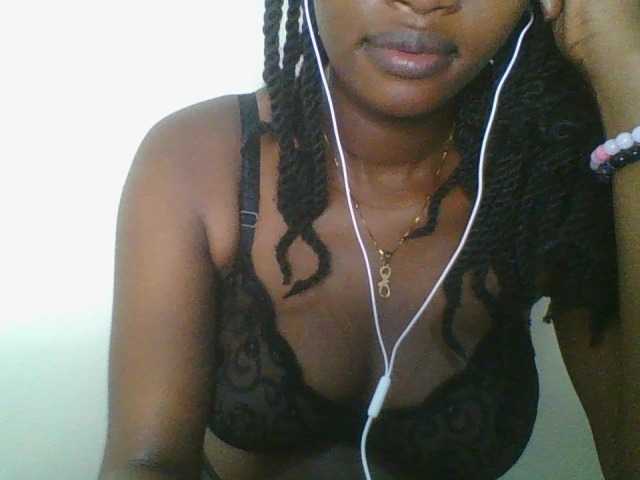 Juicybaby1 live cam on BongaCams