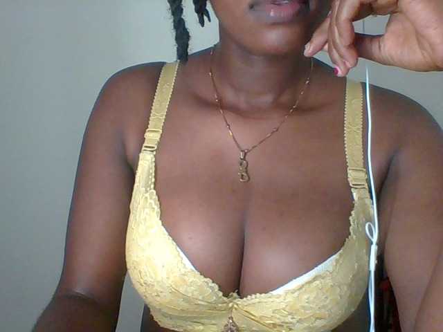 Juicybaby1 live cam on BongaCams