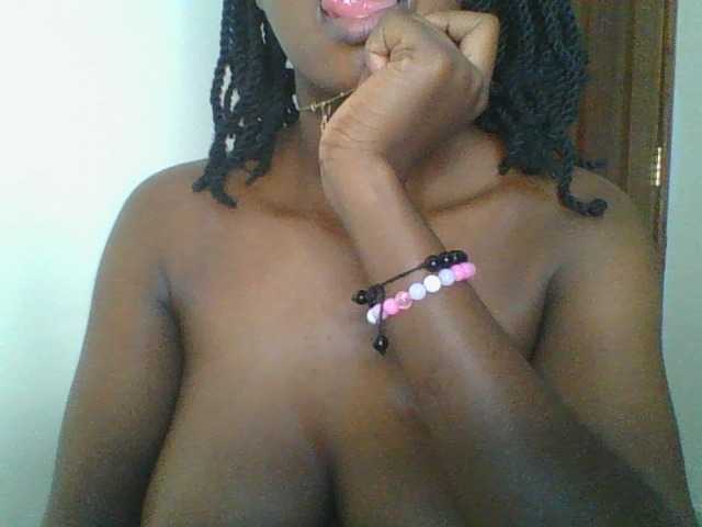 Juicybaby1 live cam on BongaCams