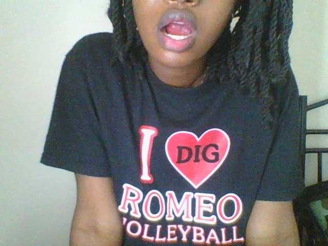 Juicybaby1 live cam on BongaCams