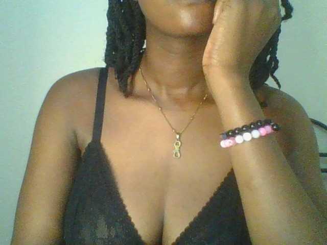 Juicybaby1 live cam on BongaCams