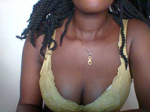 Juicybaby1 live cam on BongaCams