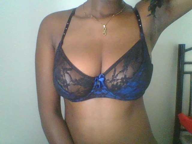 Juicybaby1, en vivo ahora en BongaCams