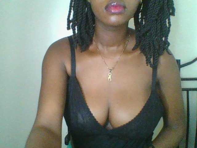 Juicybaby1 live cam on BongaCams