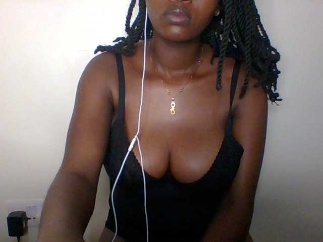 Juicybaby1 live cam on BongaCams
