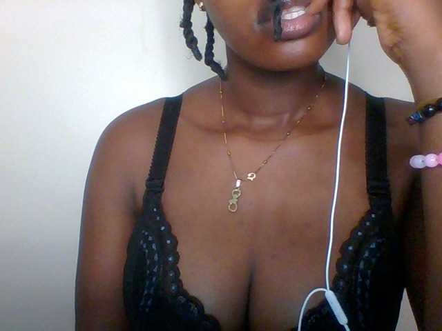 Juicybaby1 live cam on BongaCams