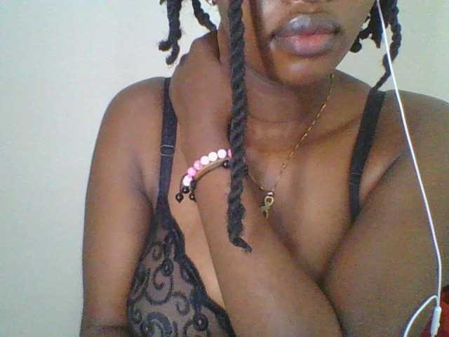 Juicybaby1, en directo ahora en BongaCams