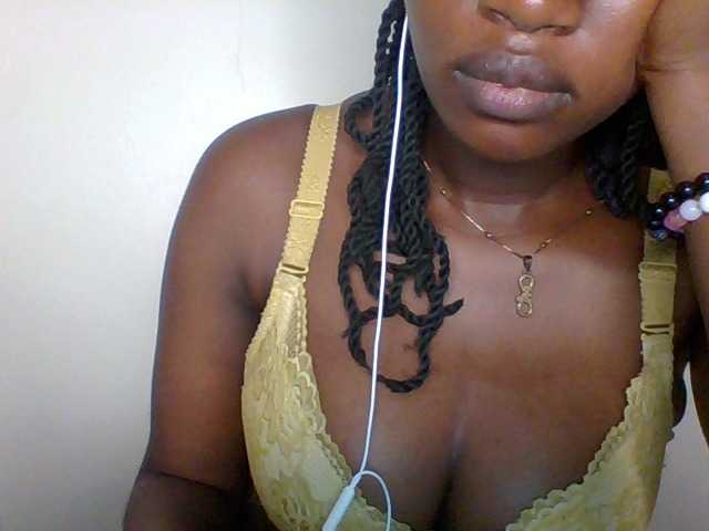 Juicybaby1 live cam on BongaCams