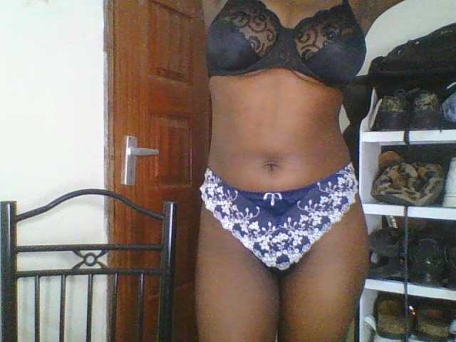 Juicybaby1 live cam on BongaCams