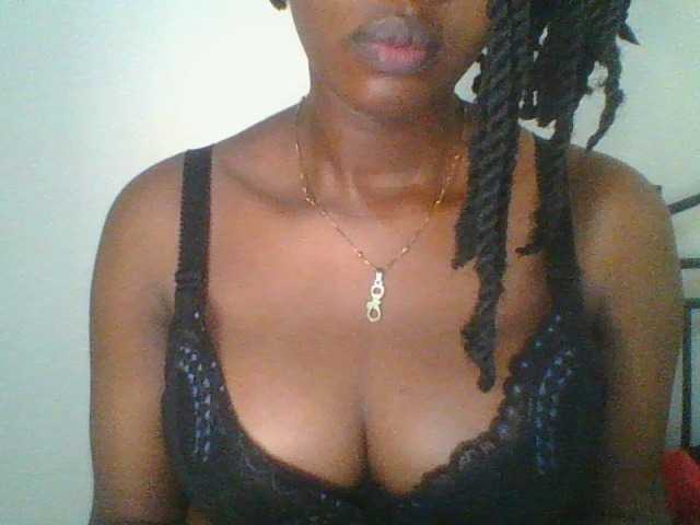 Juicybaby1 live cam on BongaCams
