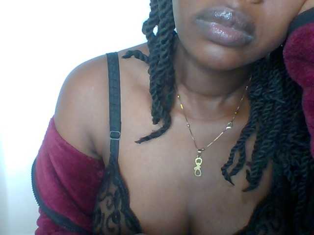 Juicybaby1 live cam on BongaCams