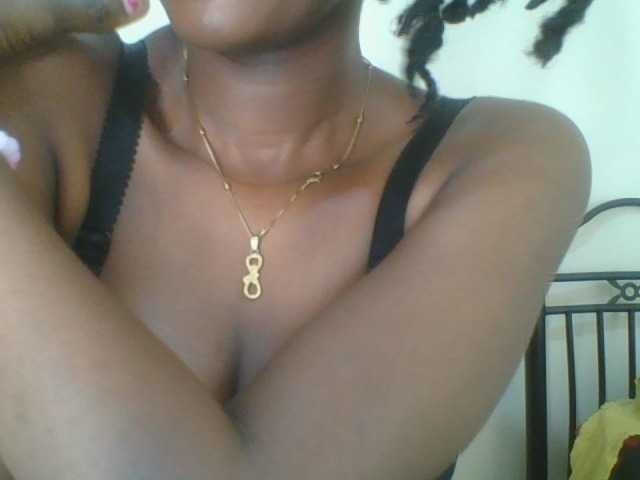 Juicybaby1 live cam on BongaCams