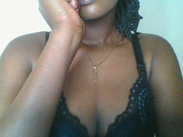 Juicybaby1 live cam on BongaCams
