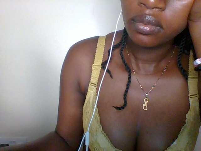 Juicybaby1 live cam on BongaCams