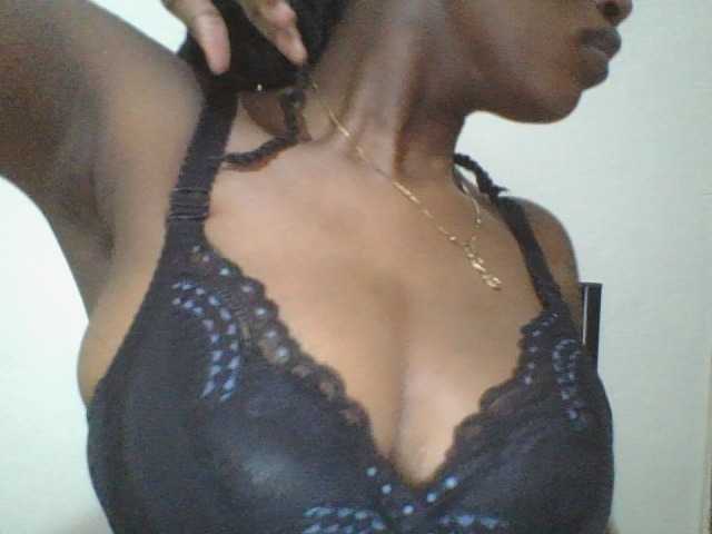 Juicybaby1 live cam on BongaCams
