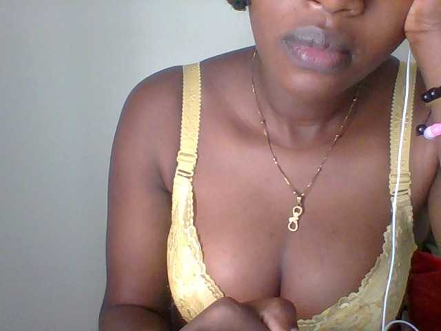 Juicybaby1 live cam on BongaCams