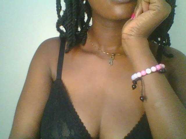 Juicybaby1 live cam on BongaCams