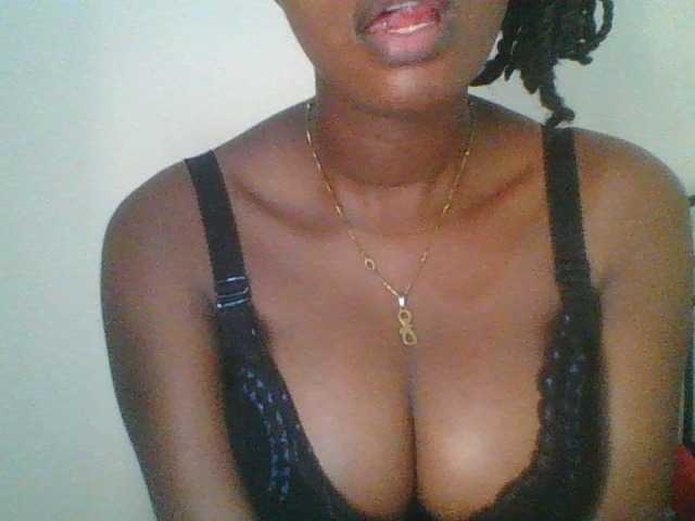 Juicybaby1 live cam on BongaCams