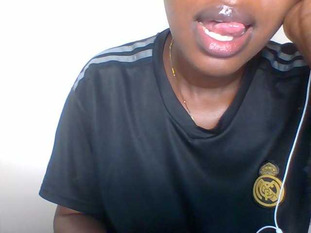 Juicybaby1 live cam on BongaCams