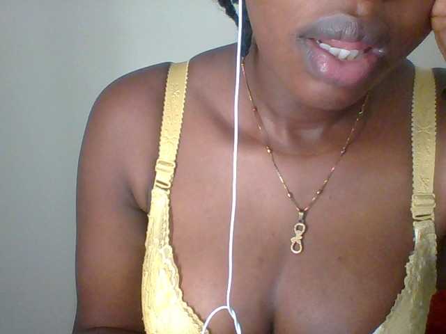 Juicybaby1 live cam on BongaCams