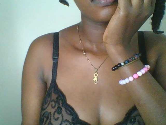 Juicybaby1 live cam on BongaCams