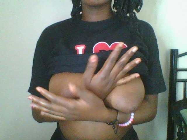 Juicybaby1 live cam on BongaCams