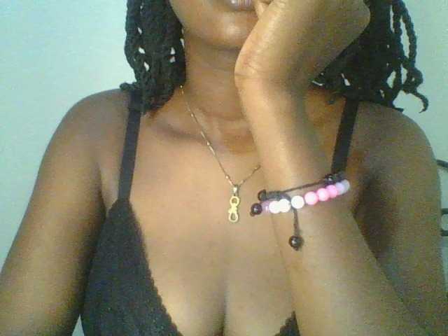 Juicybaby1 live cam on BongaCams