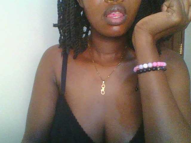 Juicybaby1 live cam on BongaCams