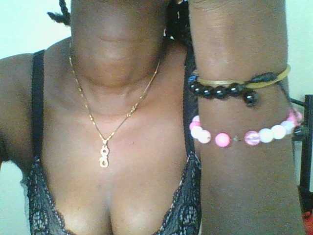 Juicybaby1 live cam on BongaCams