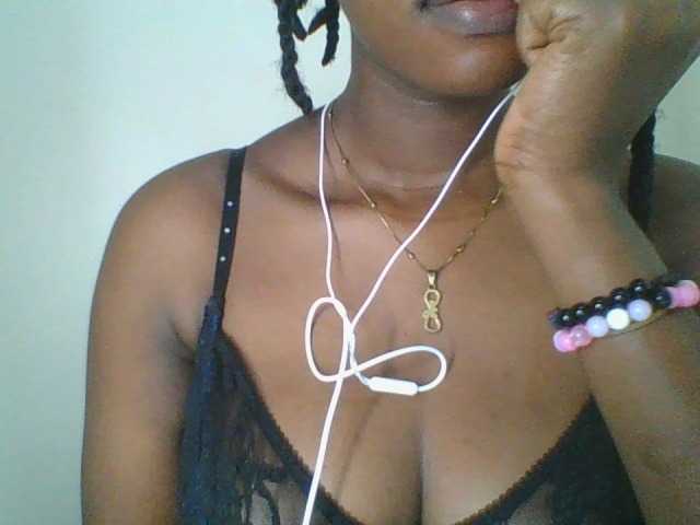 Juicybaby1 live cam on BongaCams