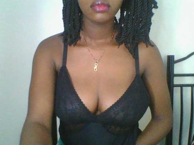 Juicybaby1 live cam on BongaCams