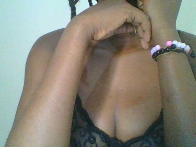 Juicybaby1, en directo ahora en BongaCams