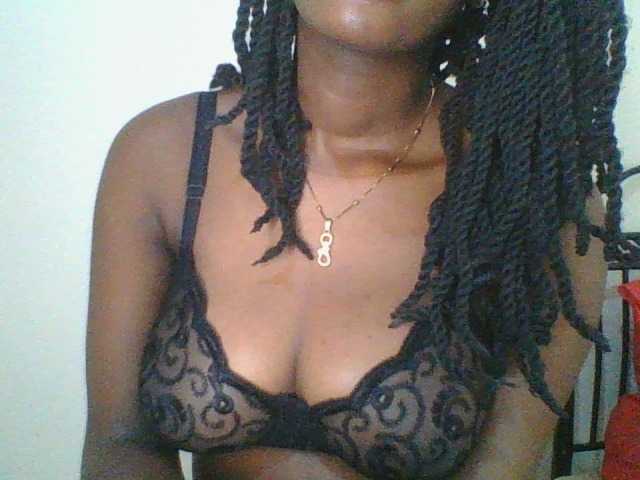 Juicybaby1 live cam on BongaCams