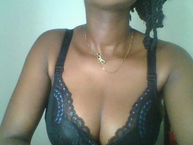 Juicybaby1 live cam on BongaCams