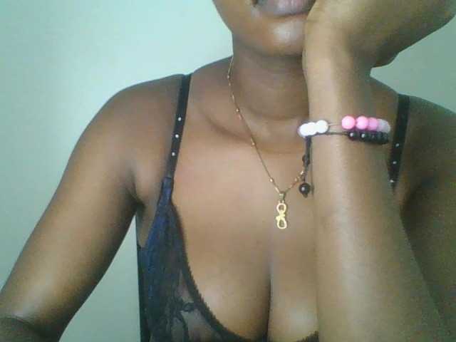 Juicybaby1 live cam on BongaCams