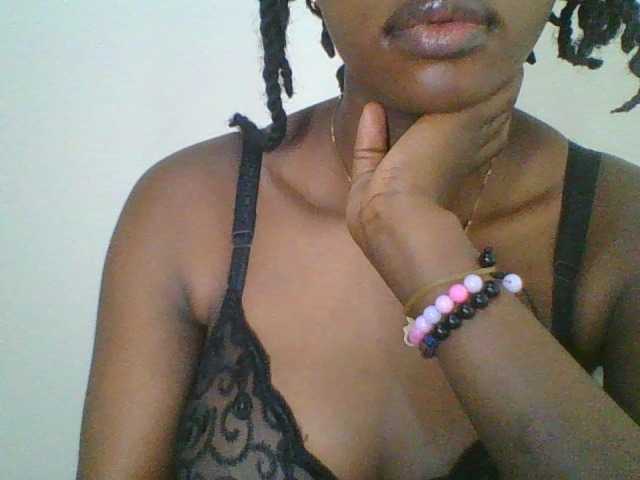 Juicybaby1, en directo ahora en BongaCams