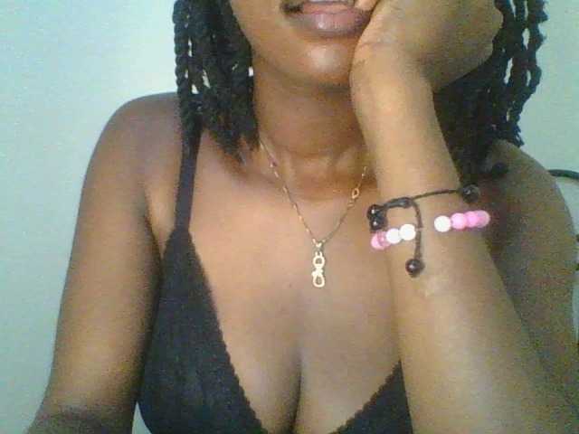 Juicybaby1 live cam on BongaCams