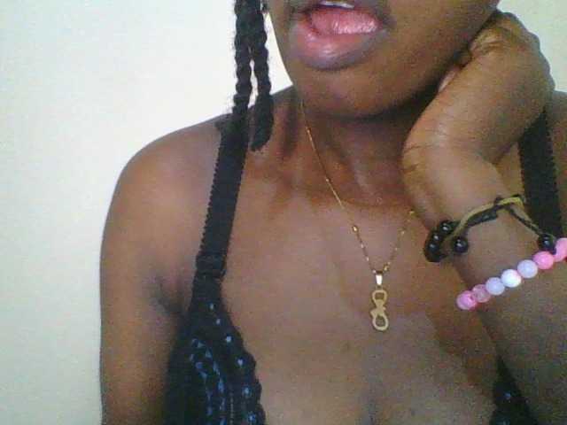 Juicybaby1 live cam on BongaCams