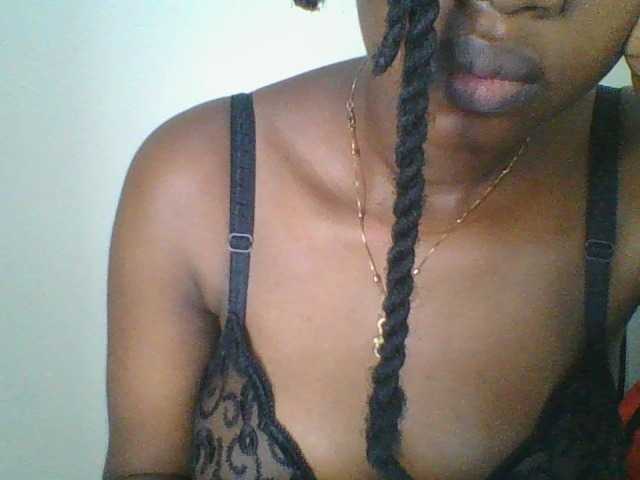 Juicybaby1, en directo ahora en BongaCams