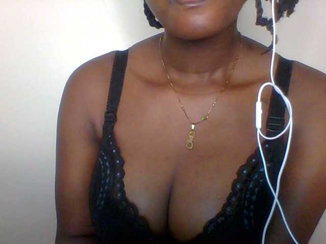 Juicybaby1 live cam on BongaCams