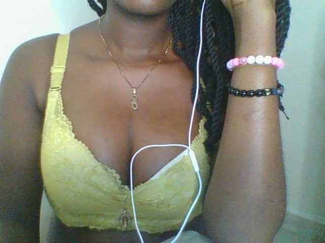 Juicybaby1 live cam on BongaCams