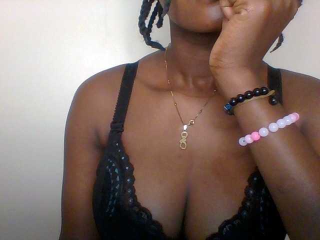 Juicybaby1 live cam on BongaCams