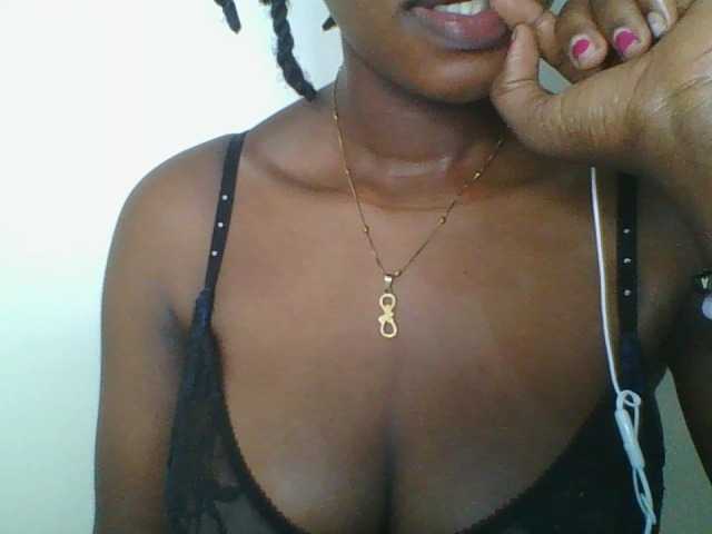 Juicybaby1 live cam on BongaCams