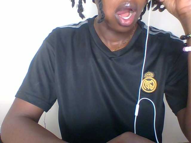 Juicybaby1 live cam on BongaCams